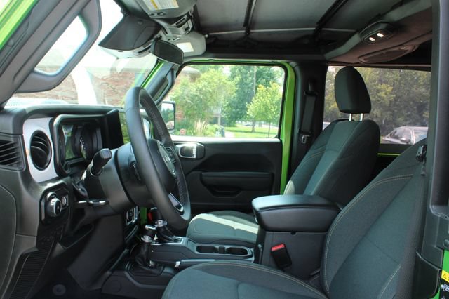 Used 2025 Jeep Wrangler Sport AWD/4WD image 11