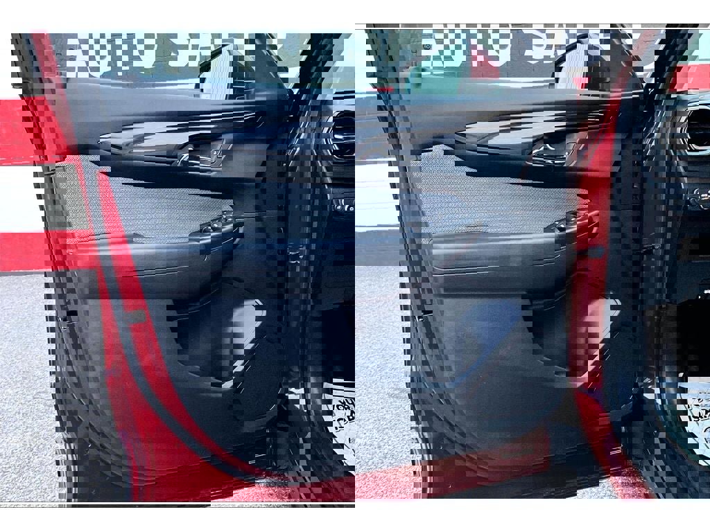 Used 2025 Chevrolet TrailBlazer LT image 18