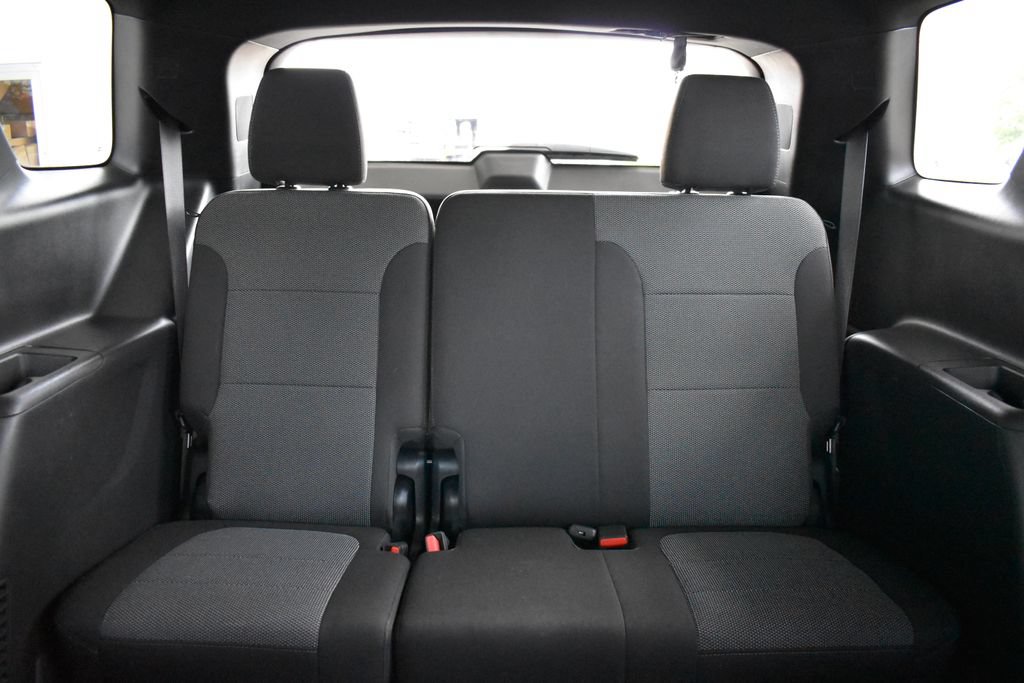 Used 2023 Chevrolet Traverse LT FWD image 16