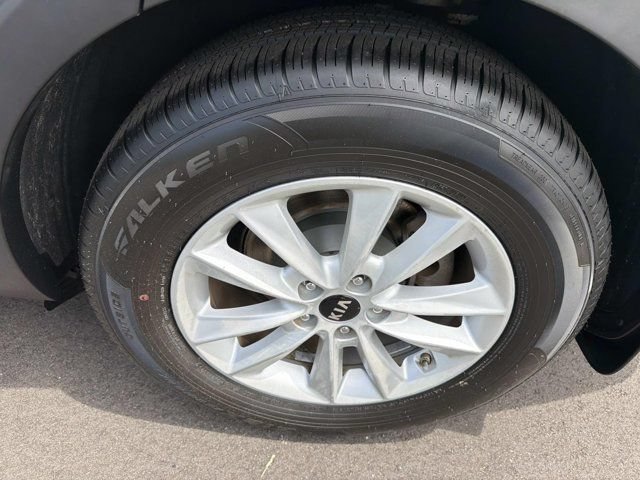 Used 2020 Kia Sorento LX FWD image 30