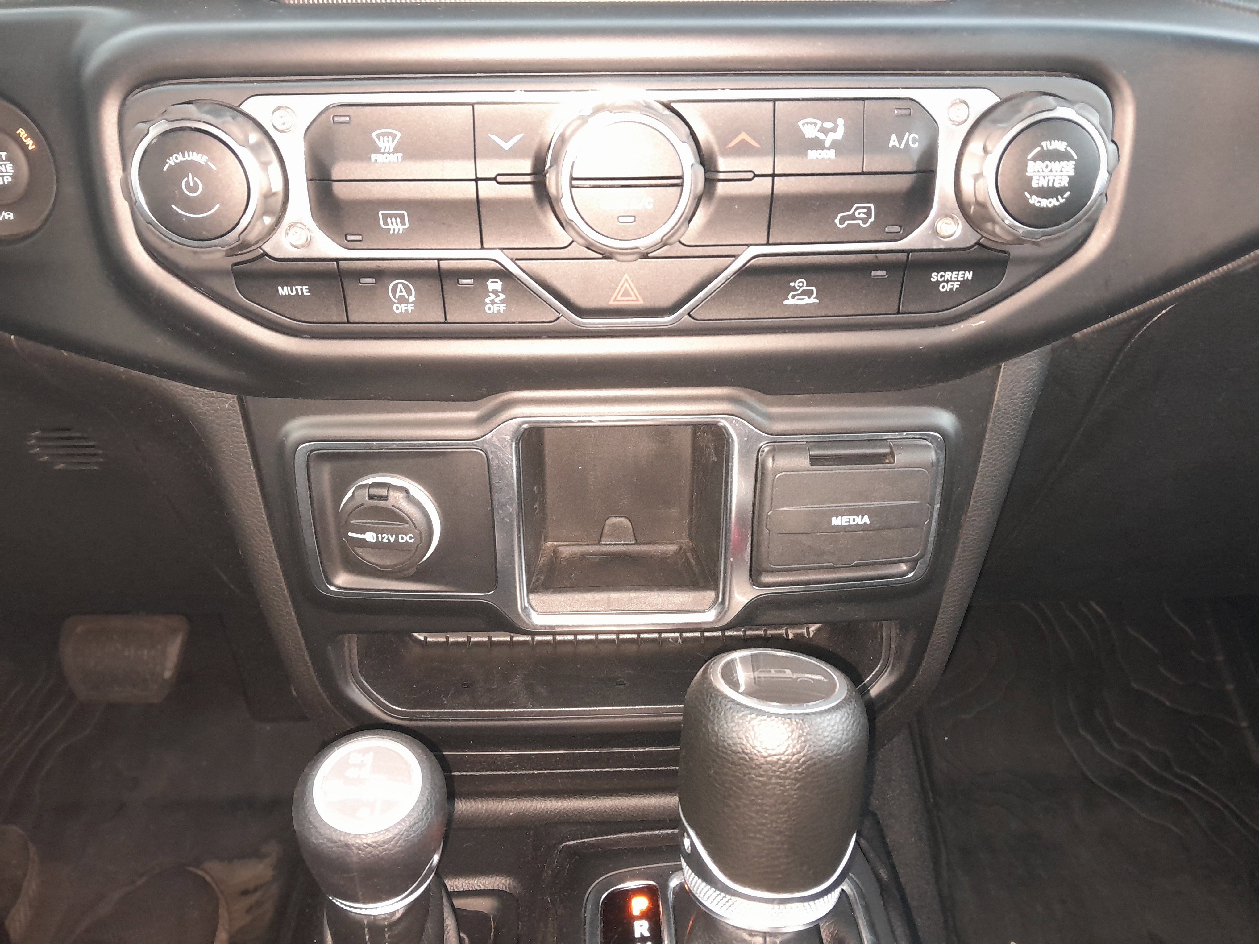 Certified 2022 Jeep Gladiator Sport image 22