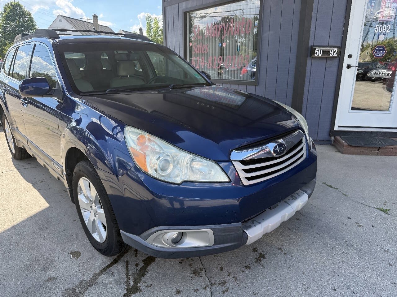 Used 2011 Subaru Outback 2.5i Limited w/ PWR Moonroof Pkg