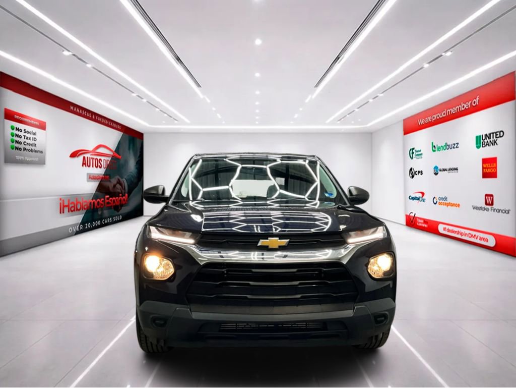 Used 2021 Chevrolet TrailBlazer LS FWD image 3