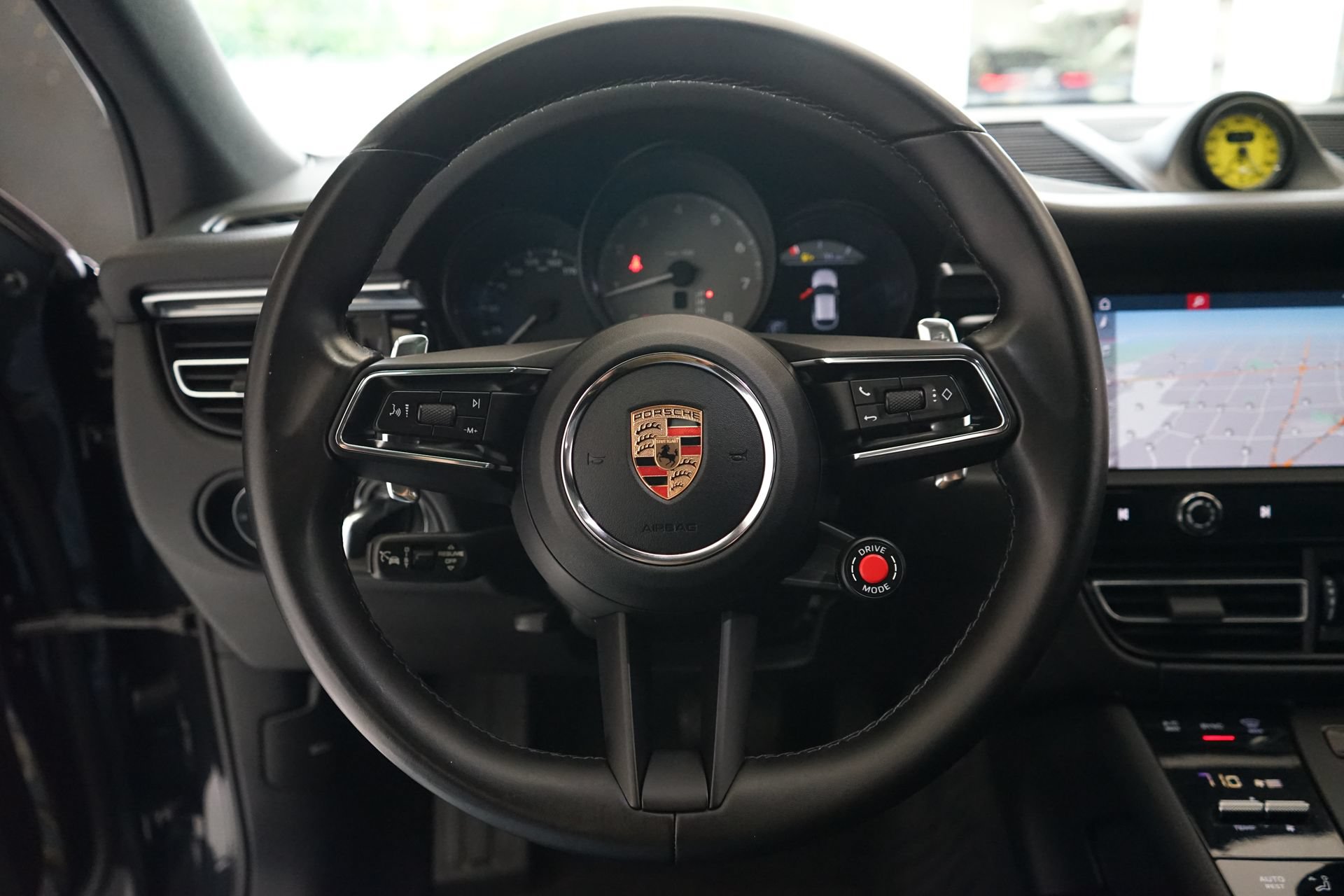 Used 2023 Porsche Macan S AWD/4WD image 12