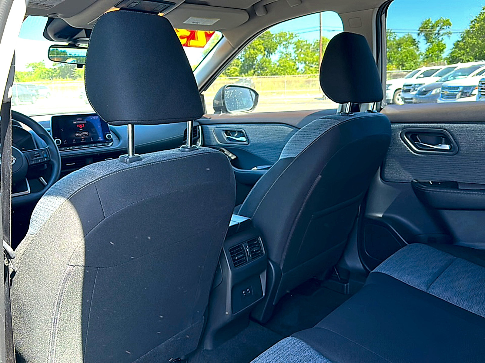 Used 2023 Nissan Rogue SV FWD image 17