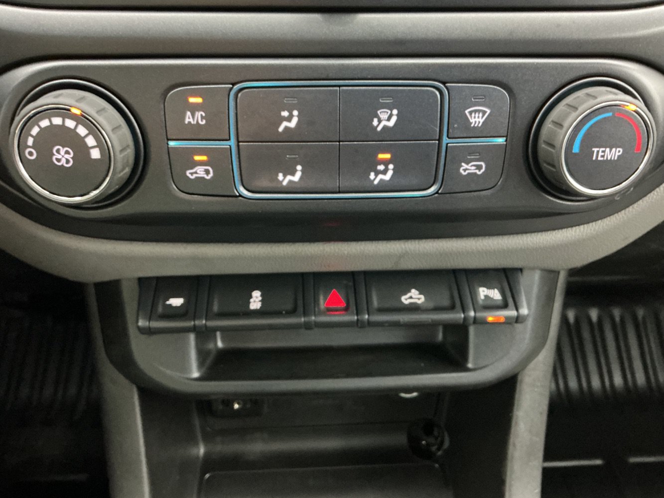 Used 2020 Chevrolet Colorado W/T w/ WT Convenience Package AWD/4WD image 31