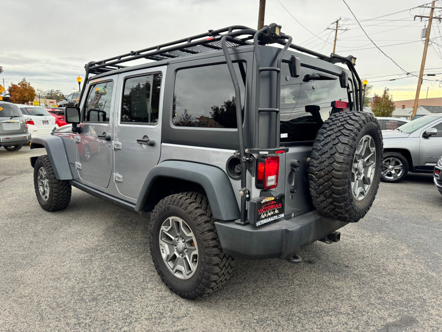 Used 2017 Jeep Wrangler Unlimited Rubicon w/ Connectivity Group AWD/4WD image 5