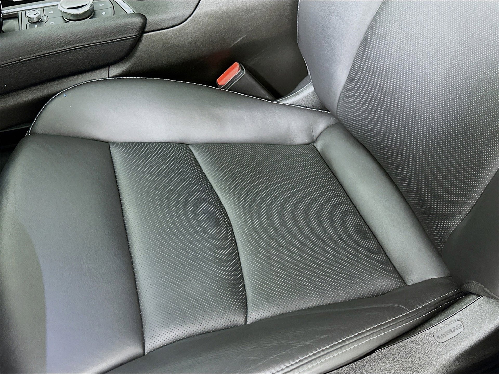 Used 2023 Cadillac XT6 Sport w/ Technology Package image 21