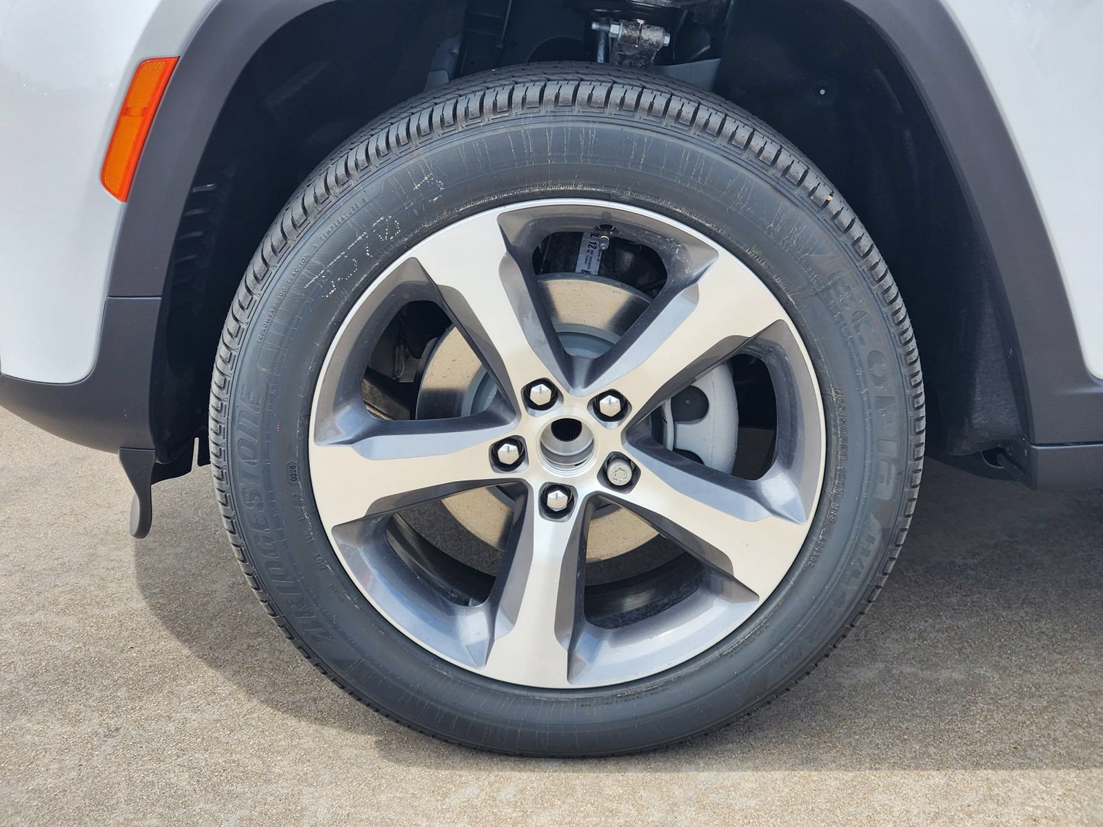 New 2026 Jeep Grand Cherokee Limited RWD image 10