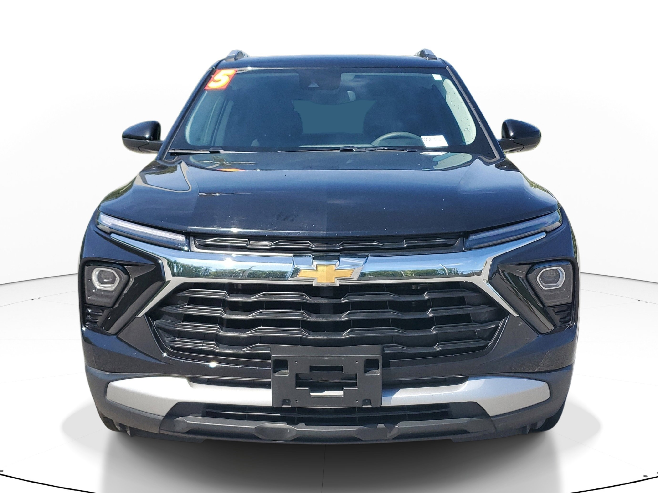 Used 2025 Chevrolet TrailBlazer LT FWD image 2
