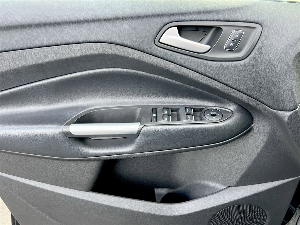 Used 2019 Ford Escape SEL image 19