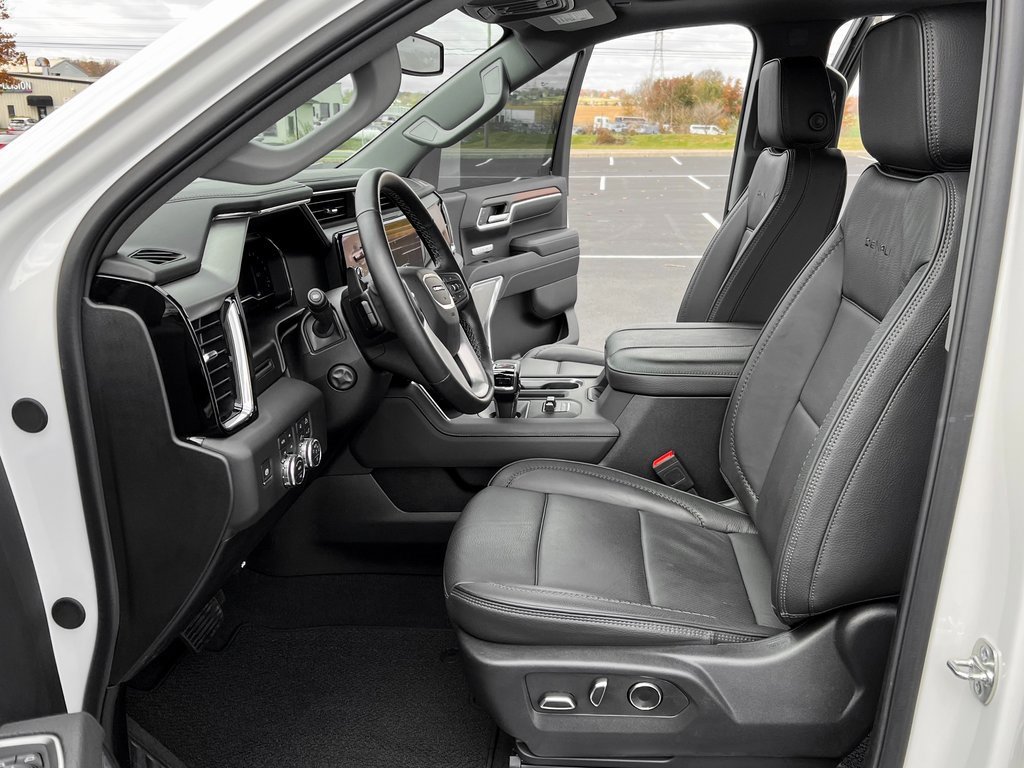 Used 2025 GMC Sierra 1500 Denali image 3