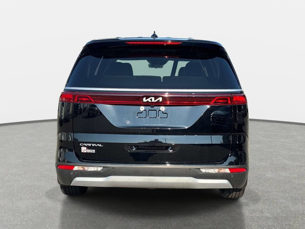 Used 2024 Kia Carnival EX FWD image 5