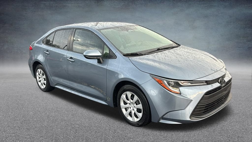 Used 2024 Toyota Corolla LE FWD image 2