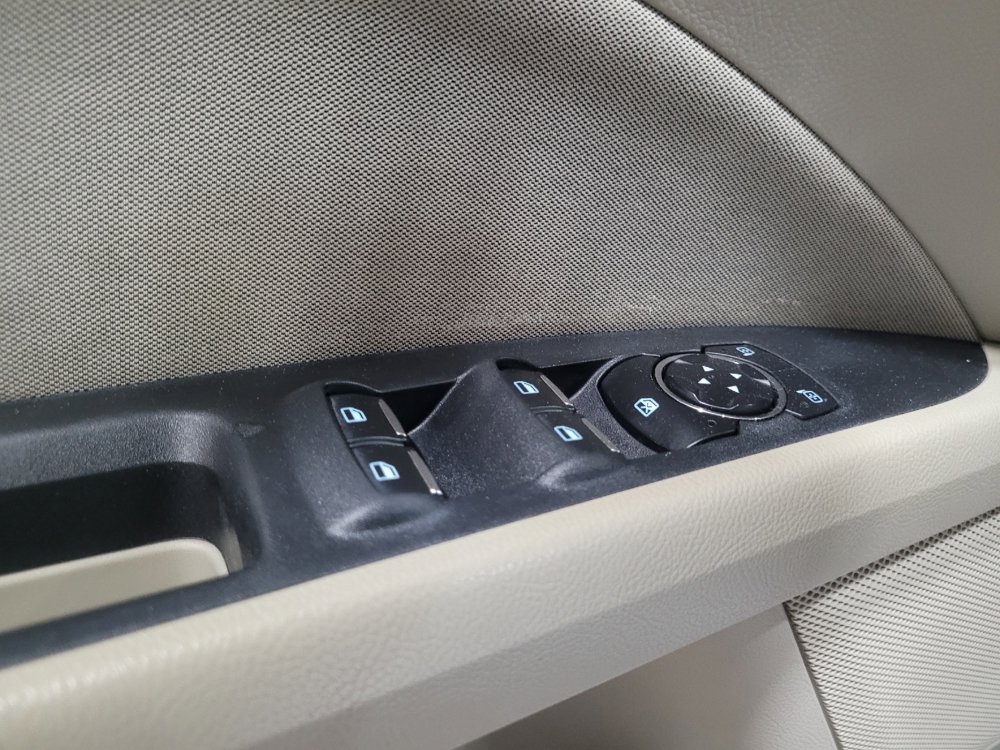 Used 2019 Ford Fusion SE FWD image 27
