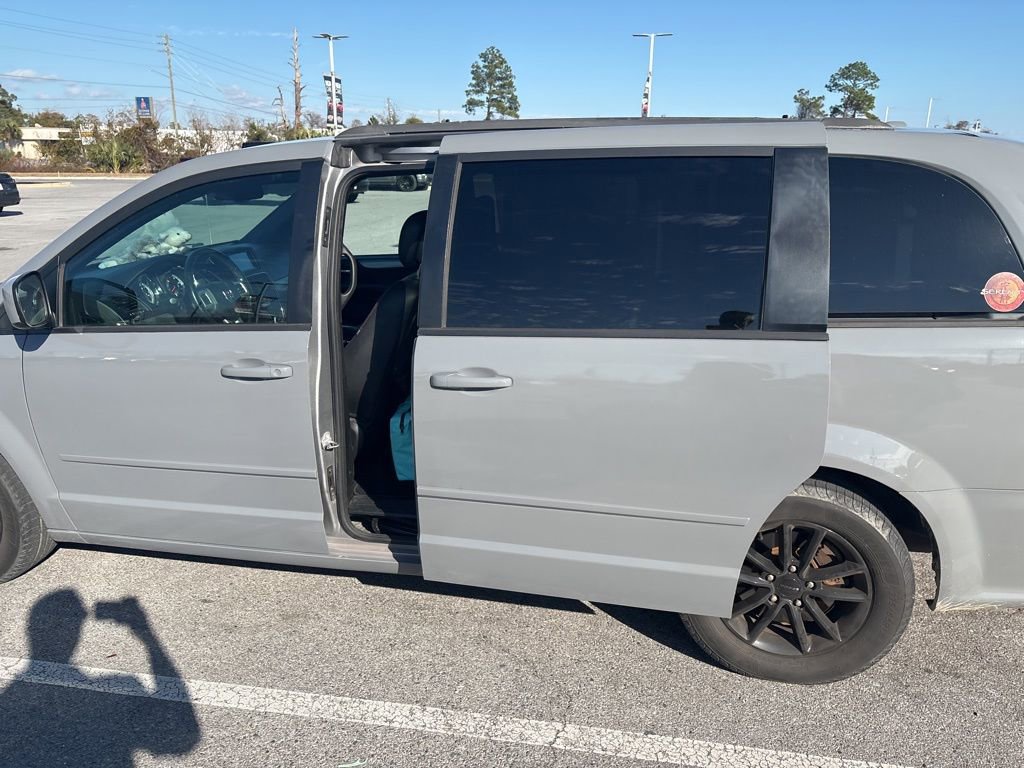 Used 2017 Dodge Grand Caravan GT image 4