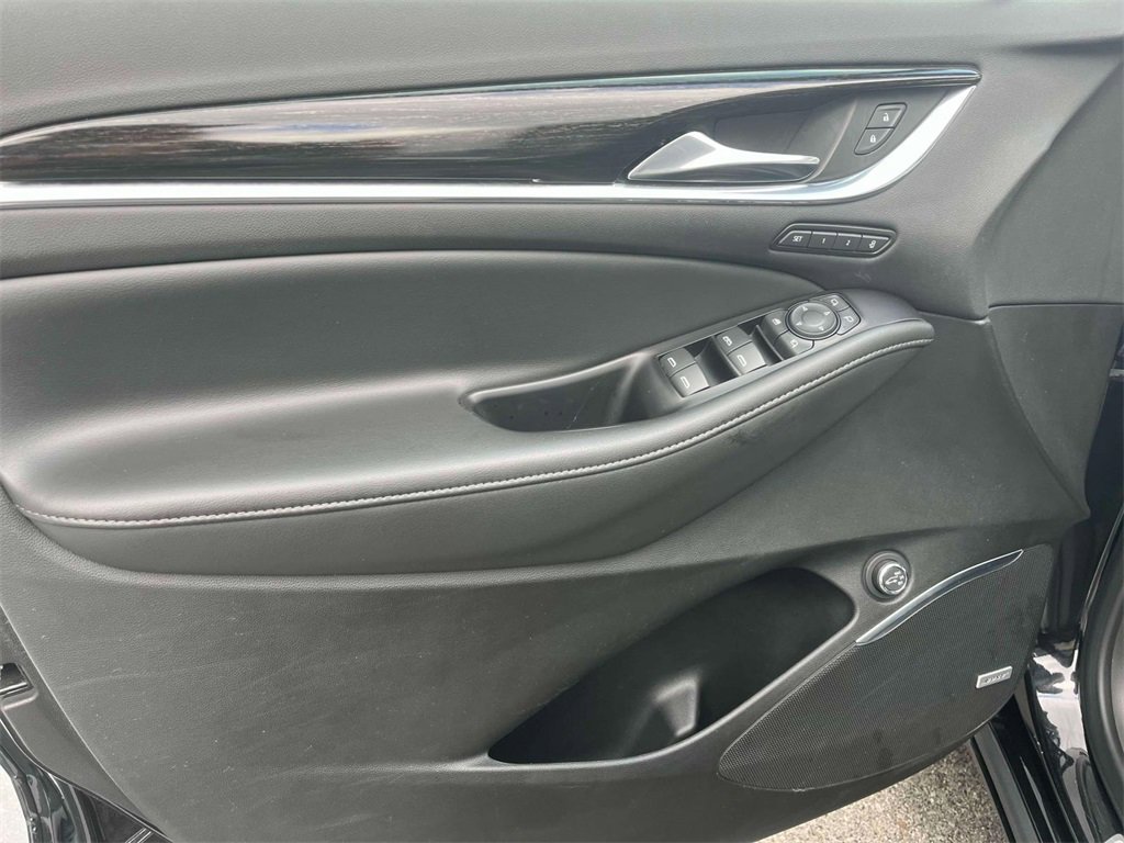 Used 2020 Buick Enclave Avenir w/ Avenir Technology Package image 25