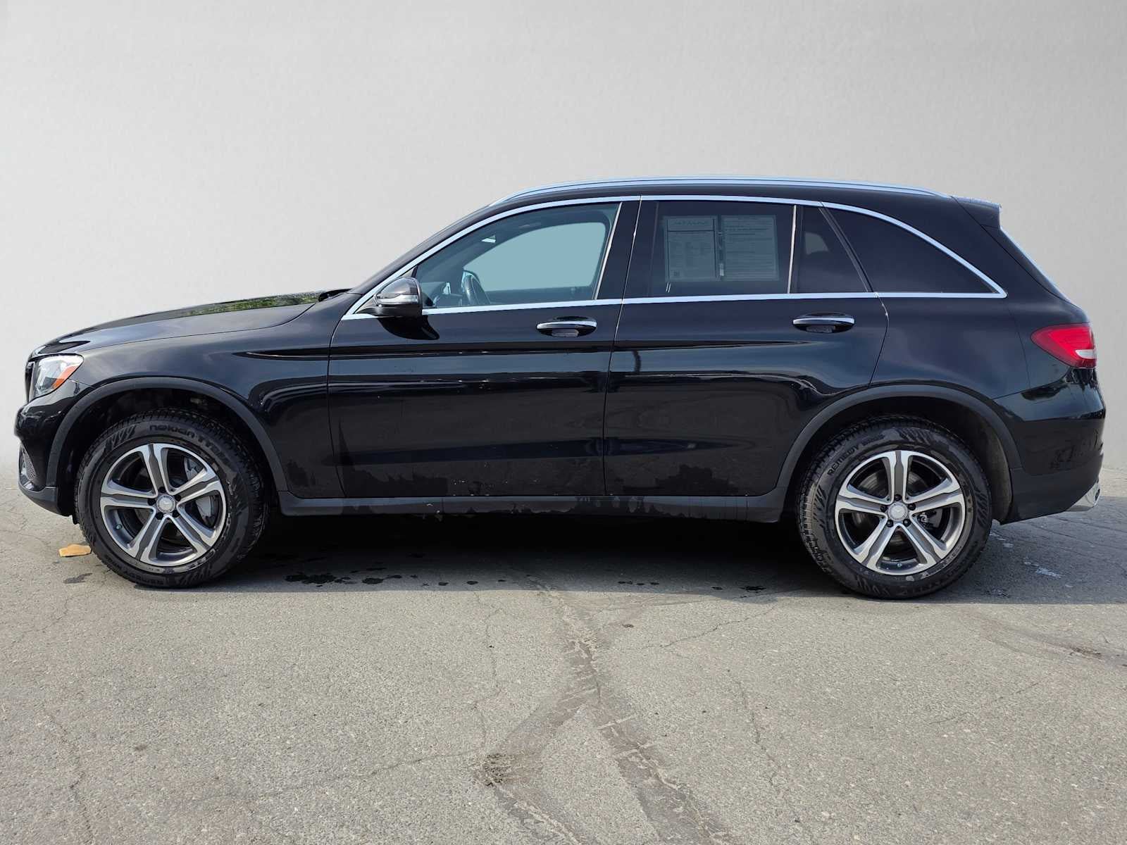 Used 2017 Mercedes-Benz GLC 300 4MATIC image 6