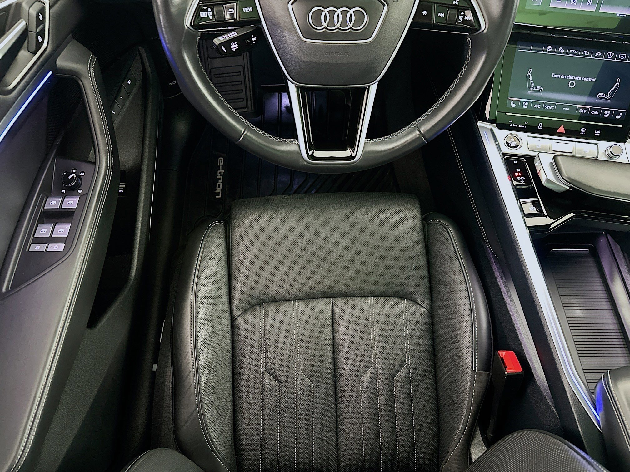 Used 2024 Audi Q8 e-tron Prestige w/ Prestige Package image 21