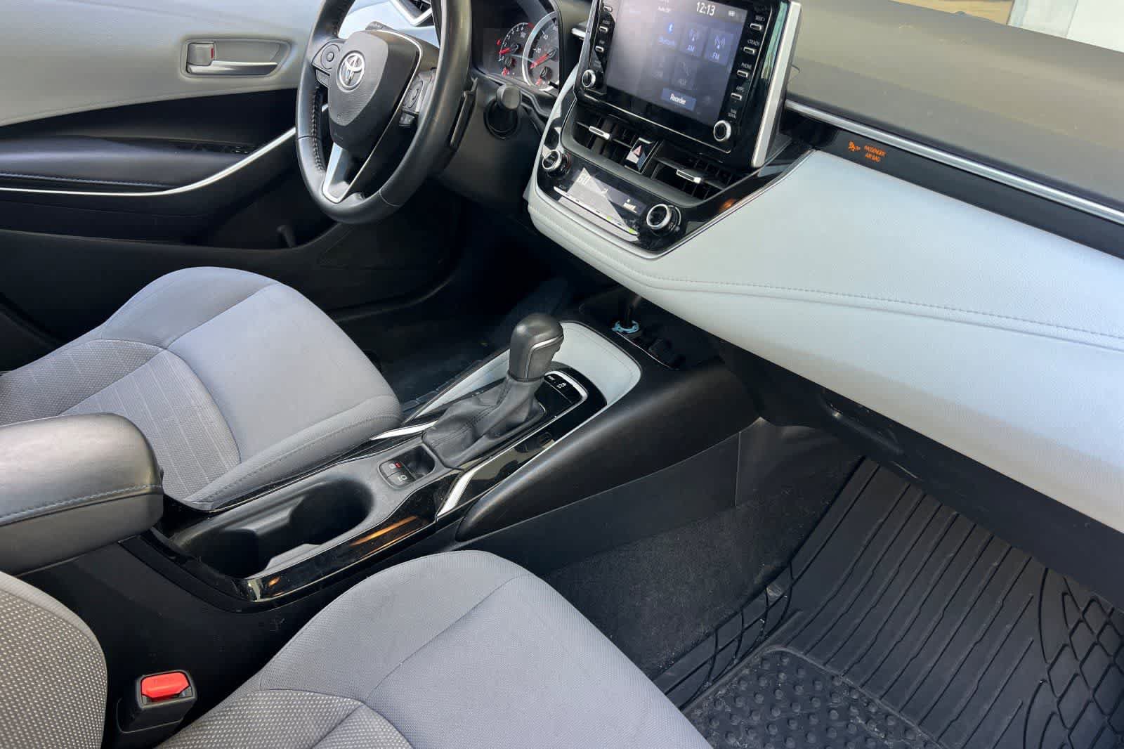 Used 2020 Toyota Corolla SE w/ SE Premium Package FWD image 17