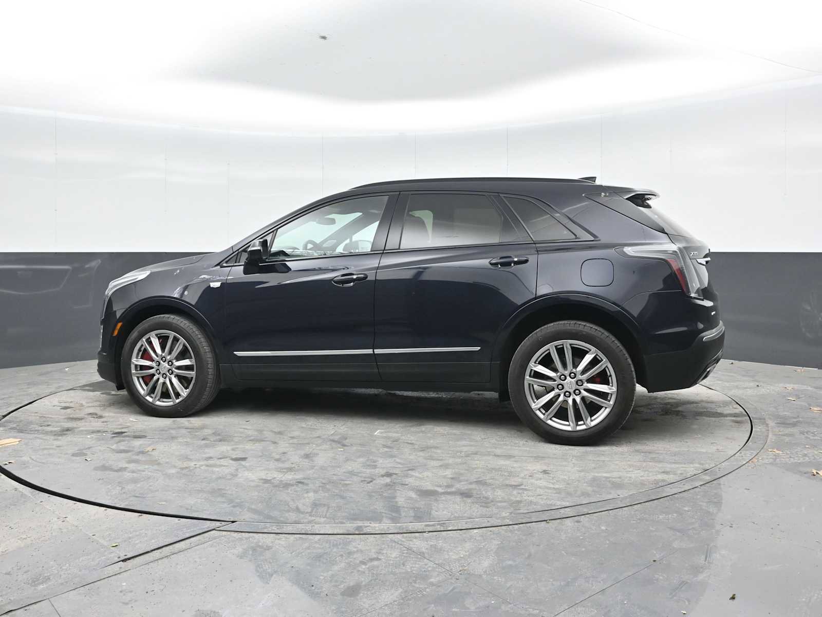 Used 2022 Cadillac XT5 Sportv AWD/4WD image 3