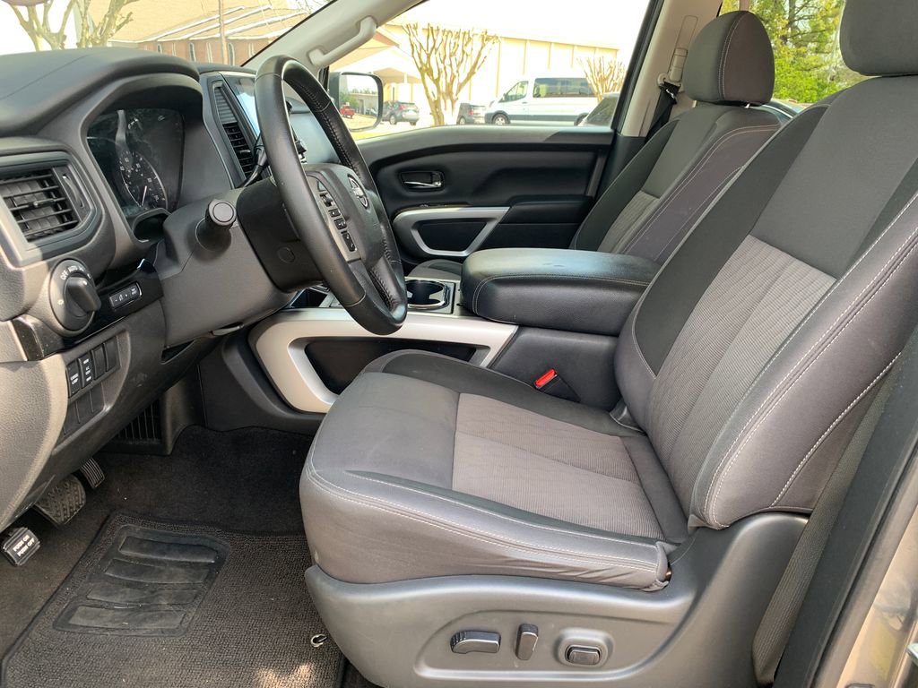 Used 2023 Nissan Titan SV w/ SV Convenience Package image 19