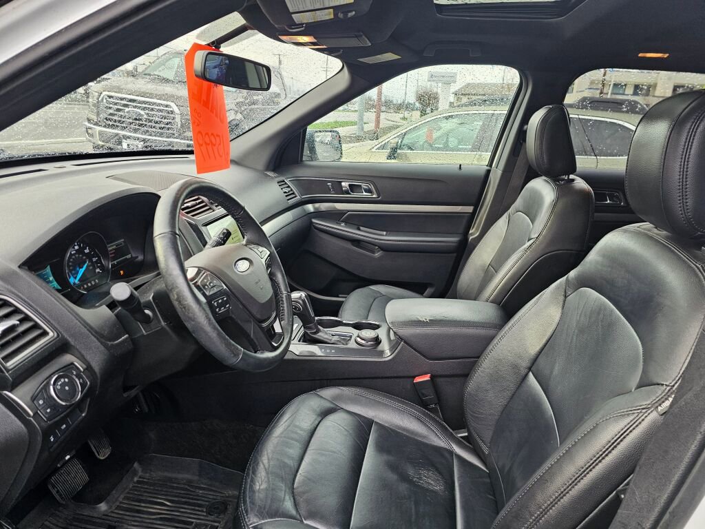 Used 2018 Ford Explorer XLT w/ Equipment Group 202A image 26
