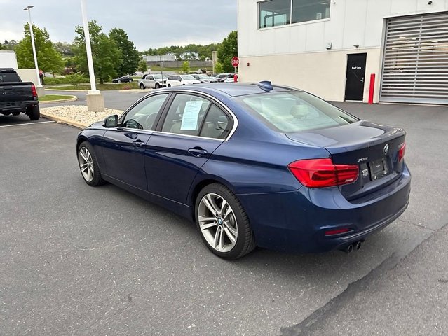 Used 2018 BMW 330i xDrive Sedan w/ Convenience Package AWD/4WD image 11