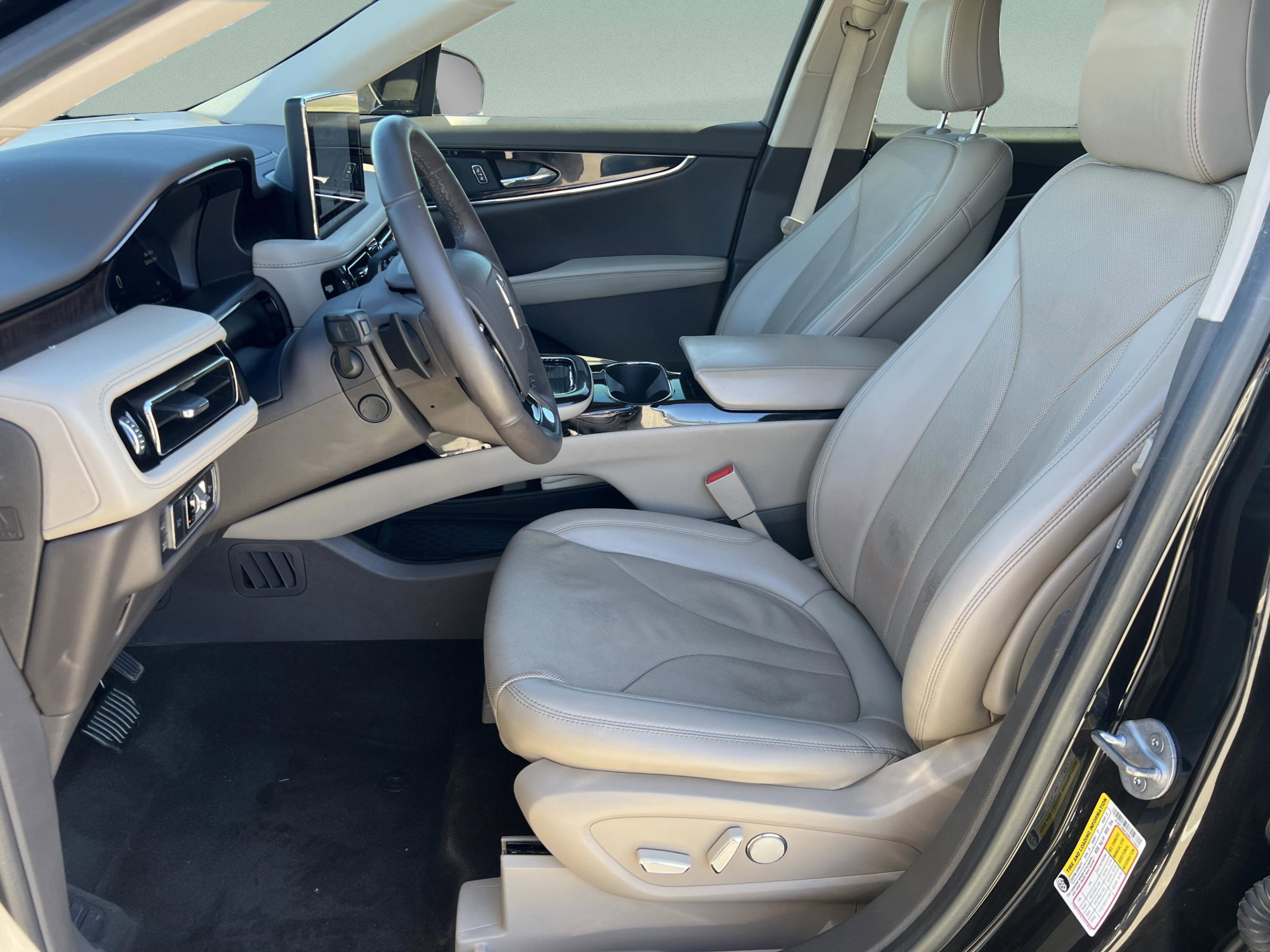 Used 2022 Lincoln Nautilus Reserve w/ Monochromatic Package image 20