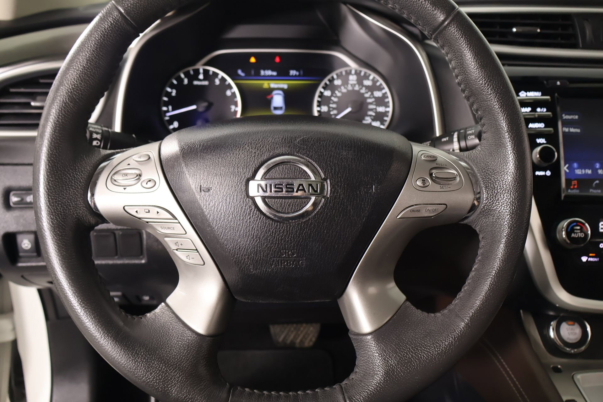 Used 2017 Nissan Murano Platinum w/ Platinum Technology Package FWD image 3
