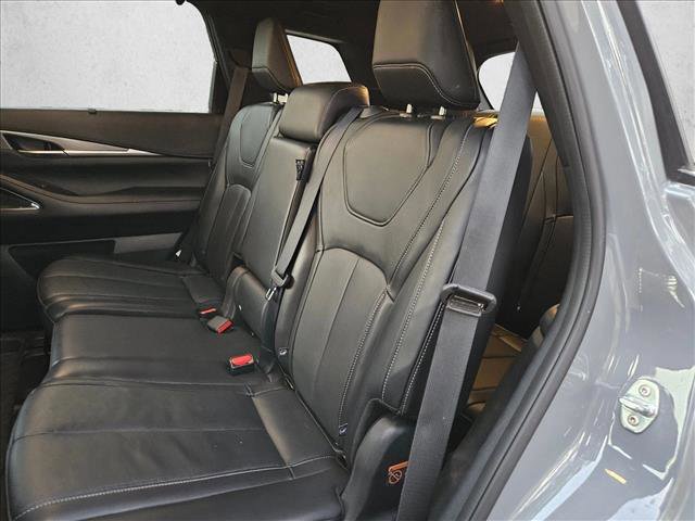 Used 2025 INFINITI QX60 Luxe w/ Black Edition image 19