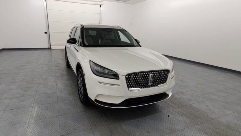 Used 2021 Lincoln Corsair AWD w/ Equipment Group 101A image 2