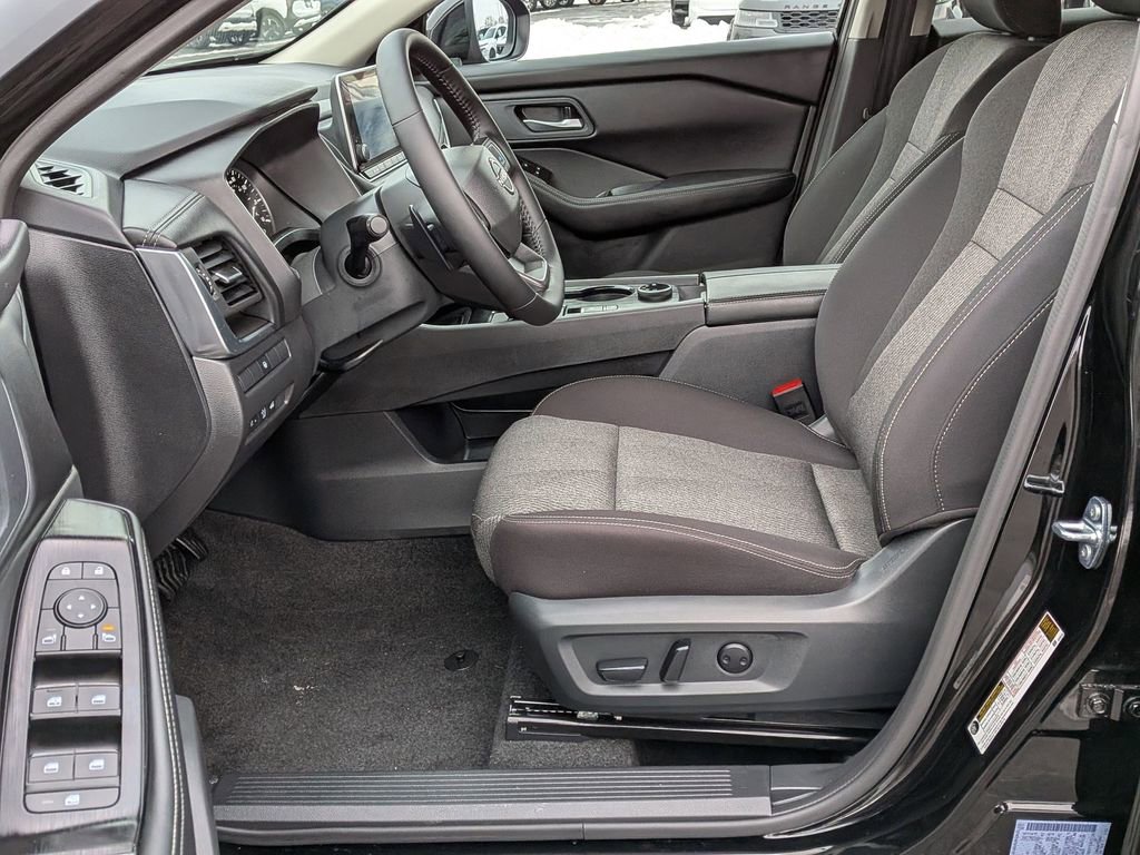 Used 2026 Nissan Rogue SV w/ Cold Weather Package image 11