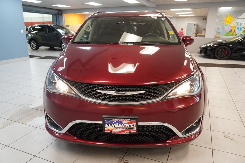 Used 2017 Chrysler Pacifica Touring-L FWD image 15