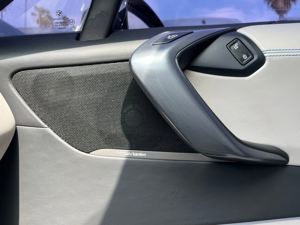 Used 2014 BMW i8 image 17