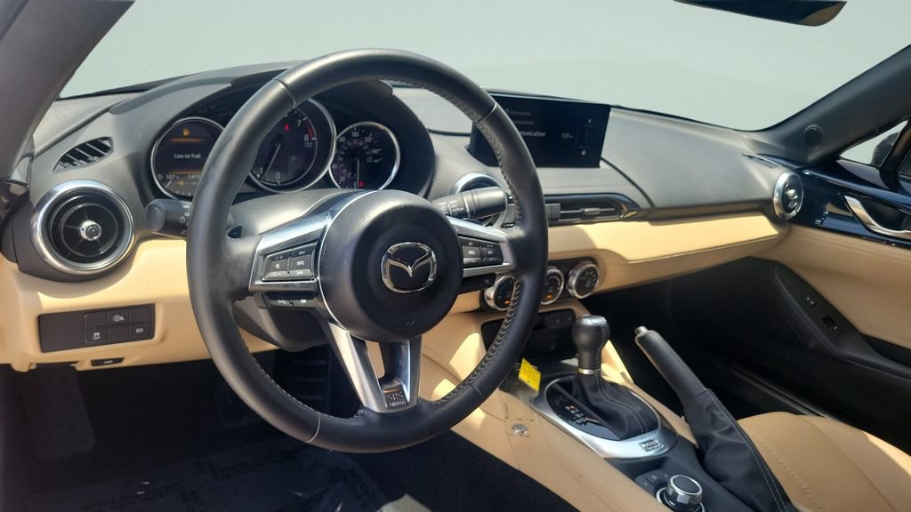 Used 2025 MAZDA MX-5 Miata Grand Touring RWD image 10