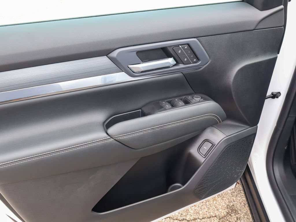 New 2027 GMC Terrain Elevation w/ Elevation Premium Package AWD/4WD image 9