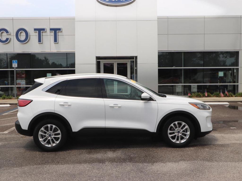 Used 2020 Ford Escape SE FWD image 16