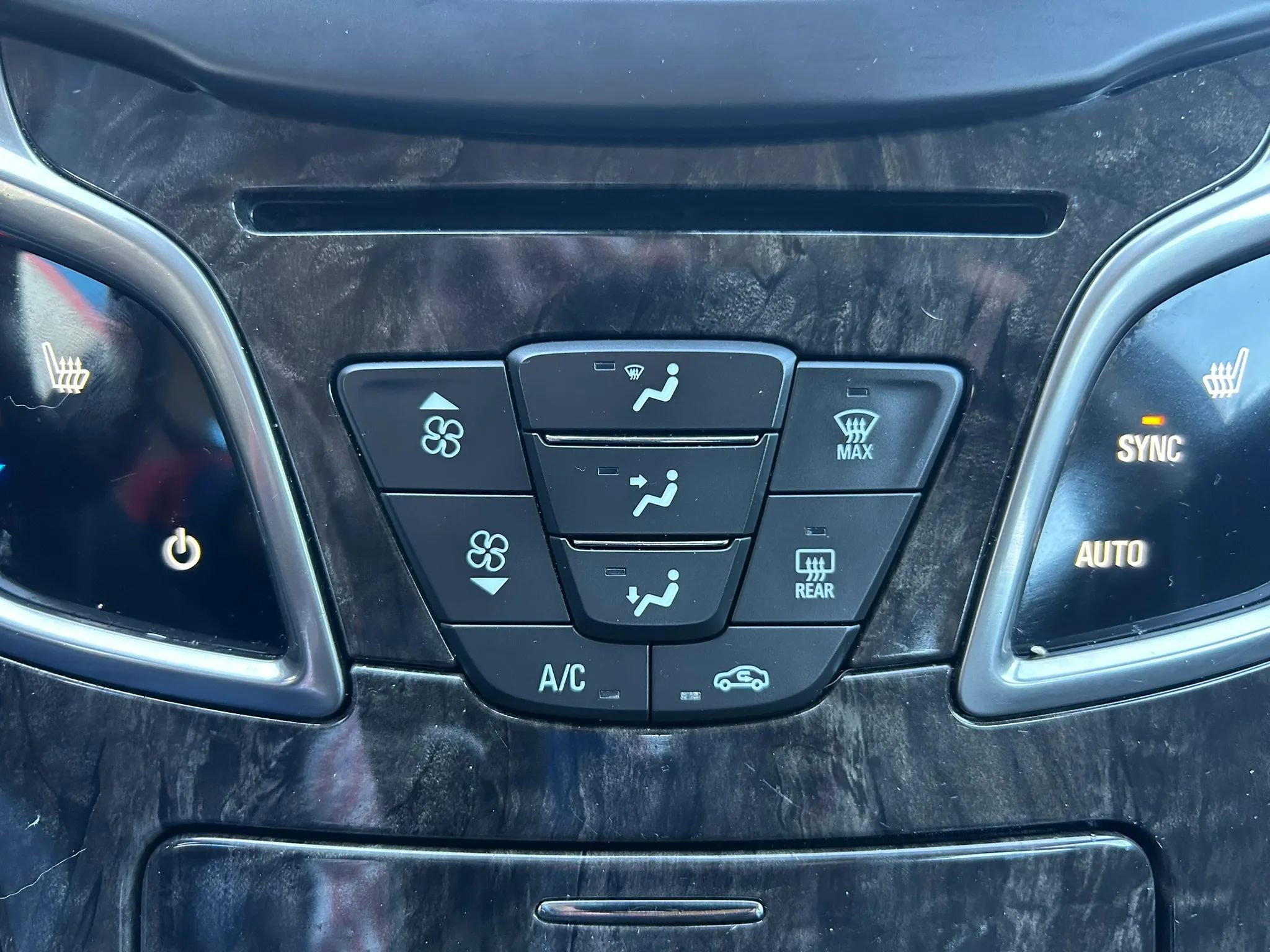 Used 2016 Buick LaCrosse Leather AWD/4WD image 18
