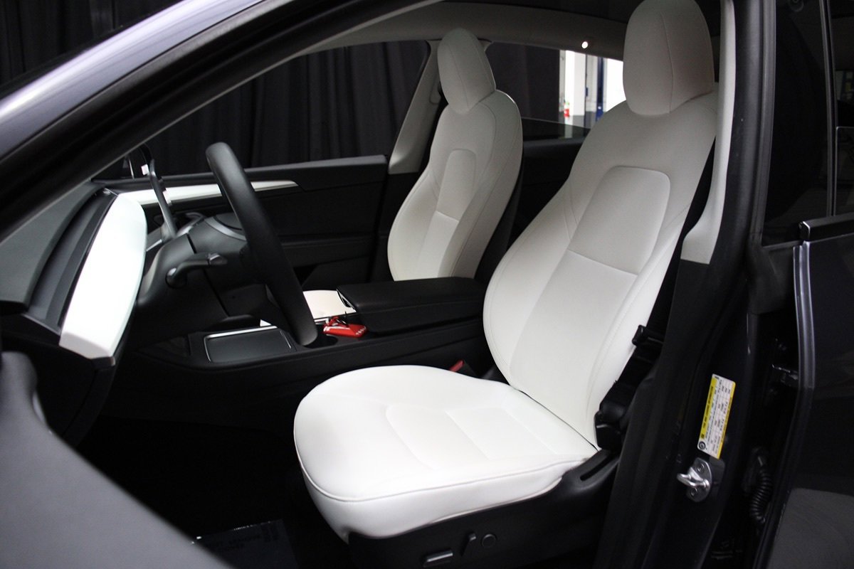 Used 2022 Tesla Model Y Performance AWD/4WD image 36
