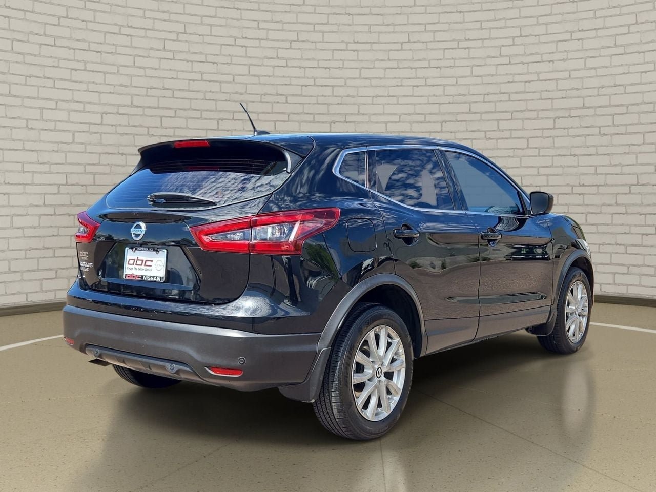 Used 2021 Nissan Rogue Sport S FWD image 5