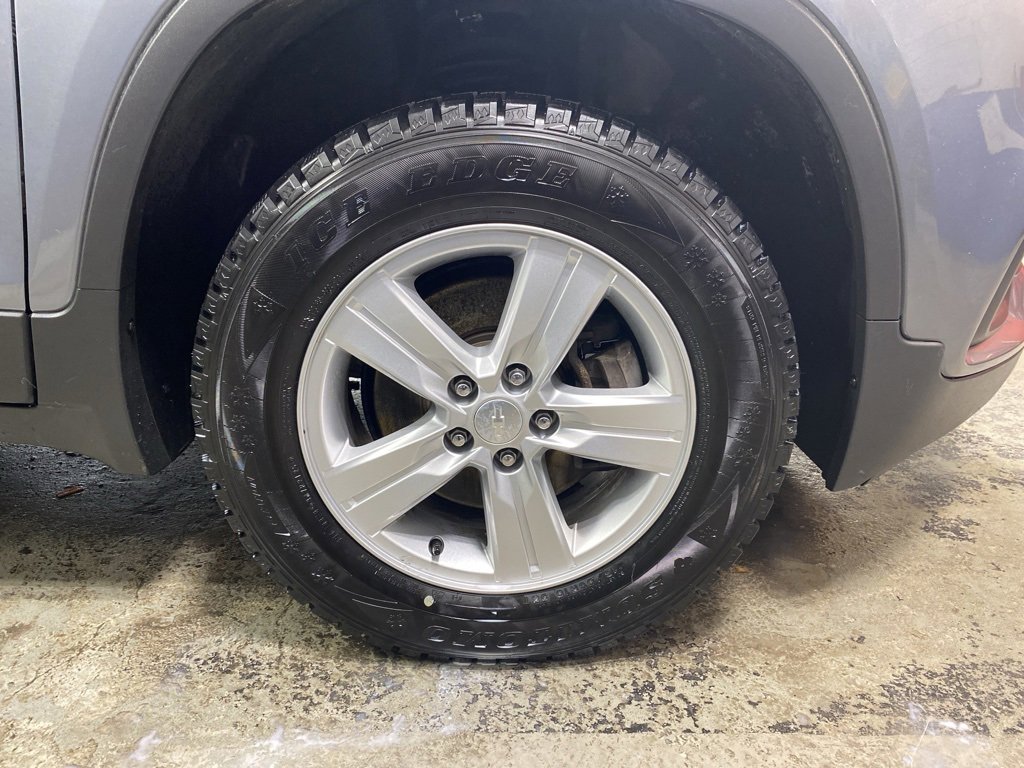 Certified 2020 Chevrolet Trax LT w/ LT Convenience Package image 9