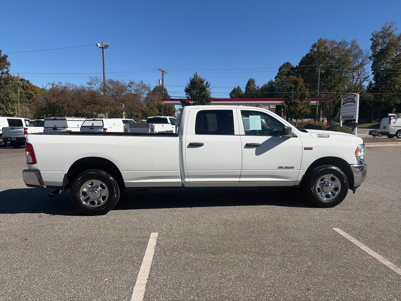Used 2022 RAM 2500 Tradesman w/ Chrome Appearance Group RWD image 3