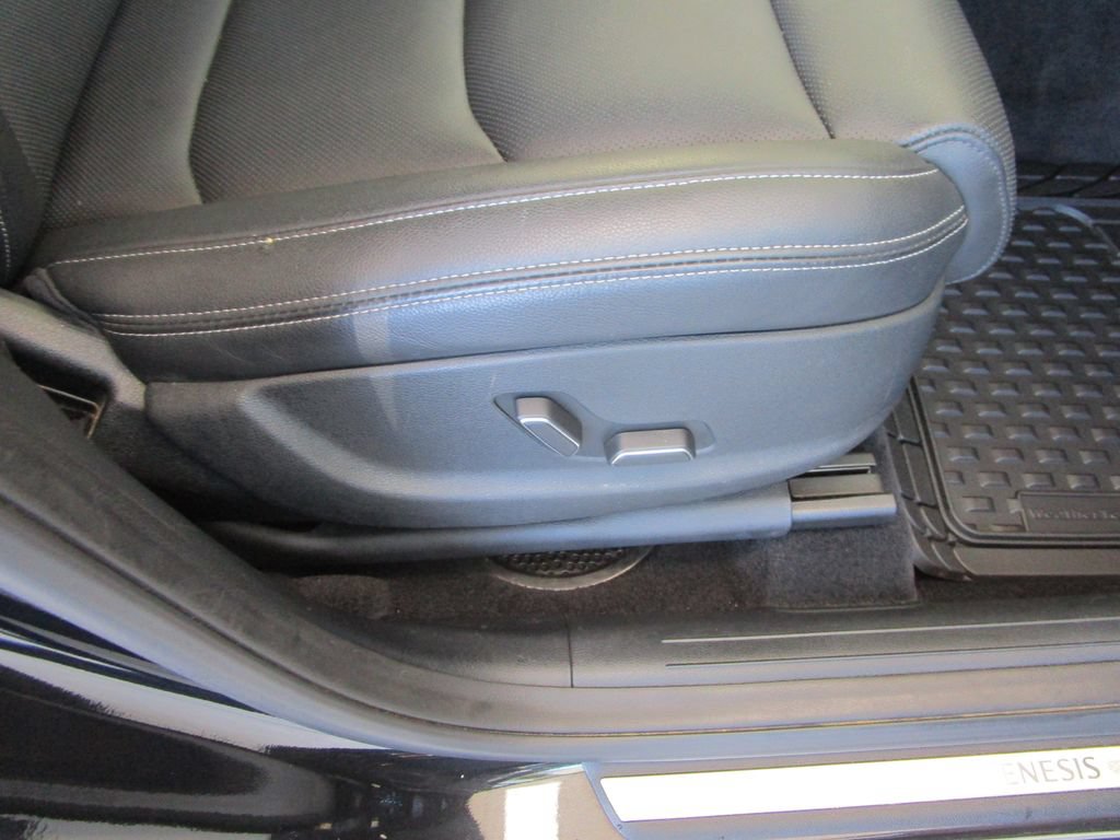 Used 2025 Genesis GV70 2.5T AWD/4WD image 21