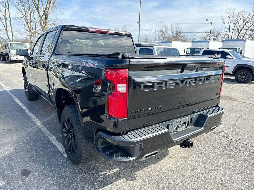 Used 2022 Chevrolet Silverado 1500 LT Trail Boss w/ LPO, Dark Essentials Package image 2