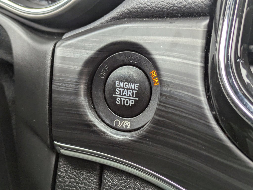 Used 2022 Jeep Grand Cherokee Limited image 29