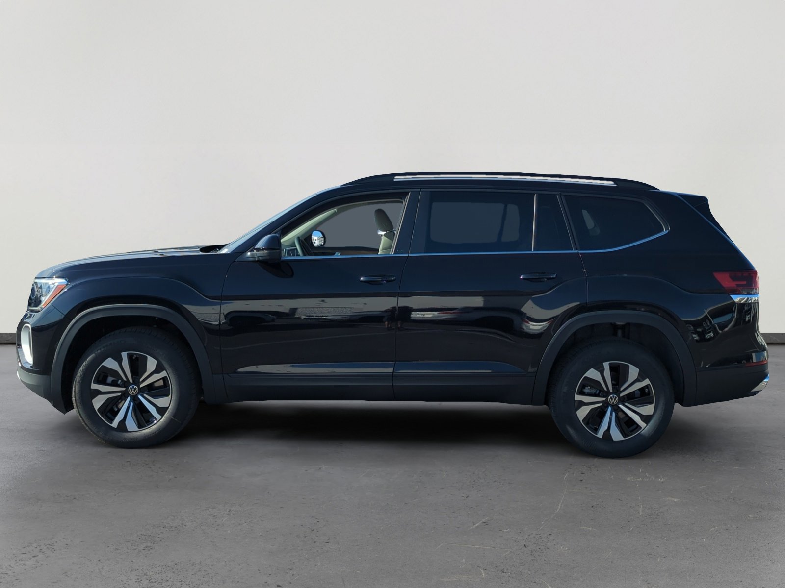 New 2026 Volkswagen Atlas SE FWD image 2