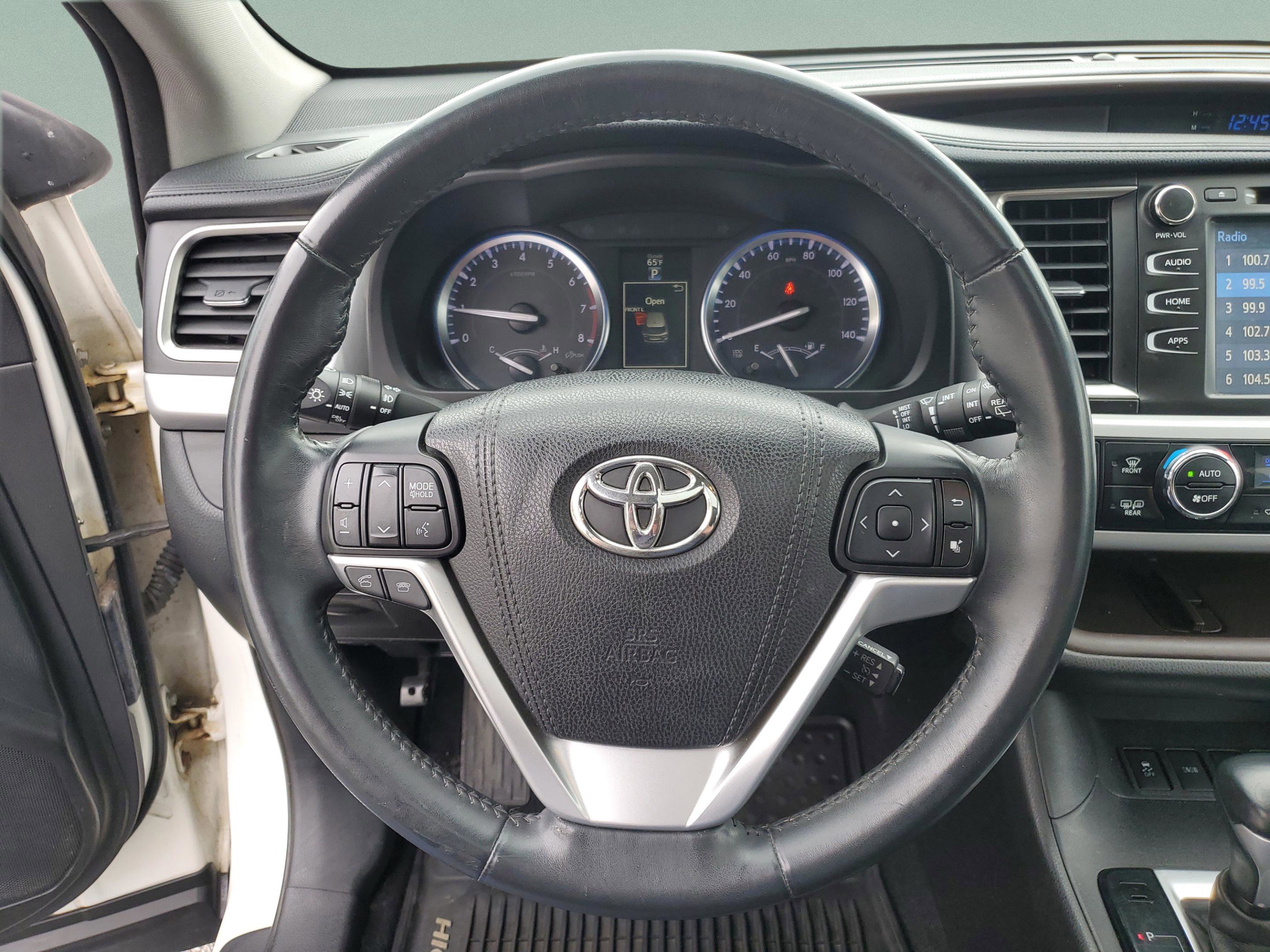 Used 2016 Toyota Highlander XLE AWD/4WD image 21