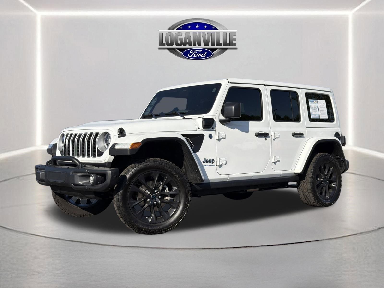 Used 2025 Jeep Wrangler Unlimited Sahara AWD/4WD image 1