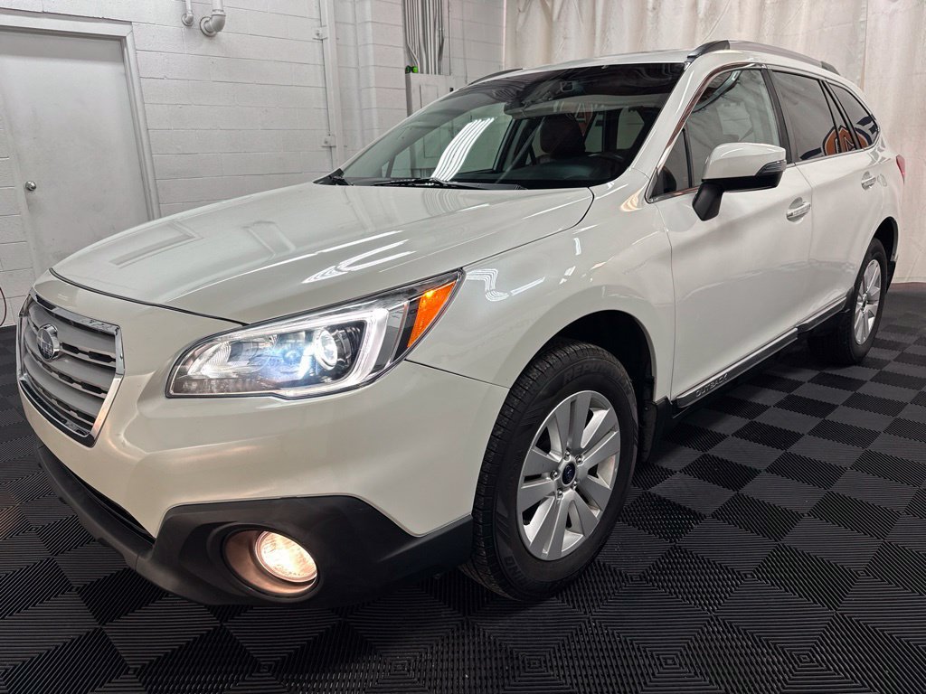 Used 2017 Subaru Outback 2.5i Touring AWD/4WD image 4